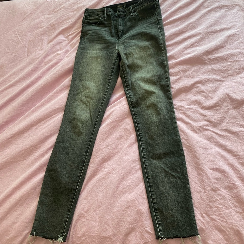 A&F High Rise Super Skinny Jeans Grey